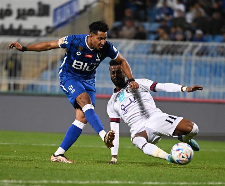 الهلال يتغلب على العدالة بثنائية ويواصل الاقتراب من صدارة دوري روشن