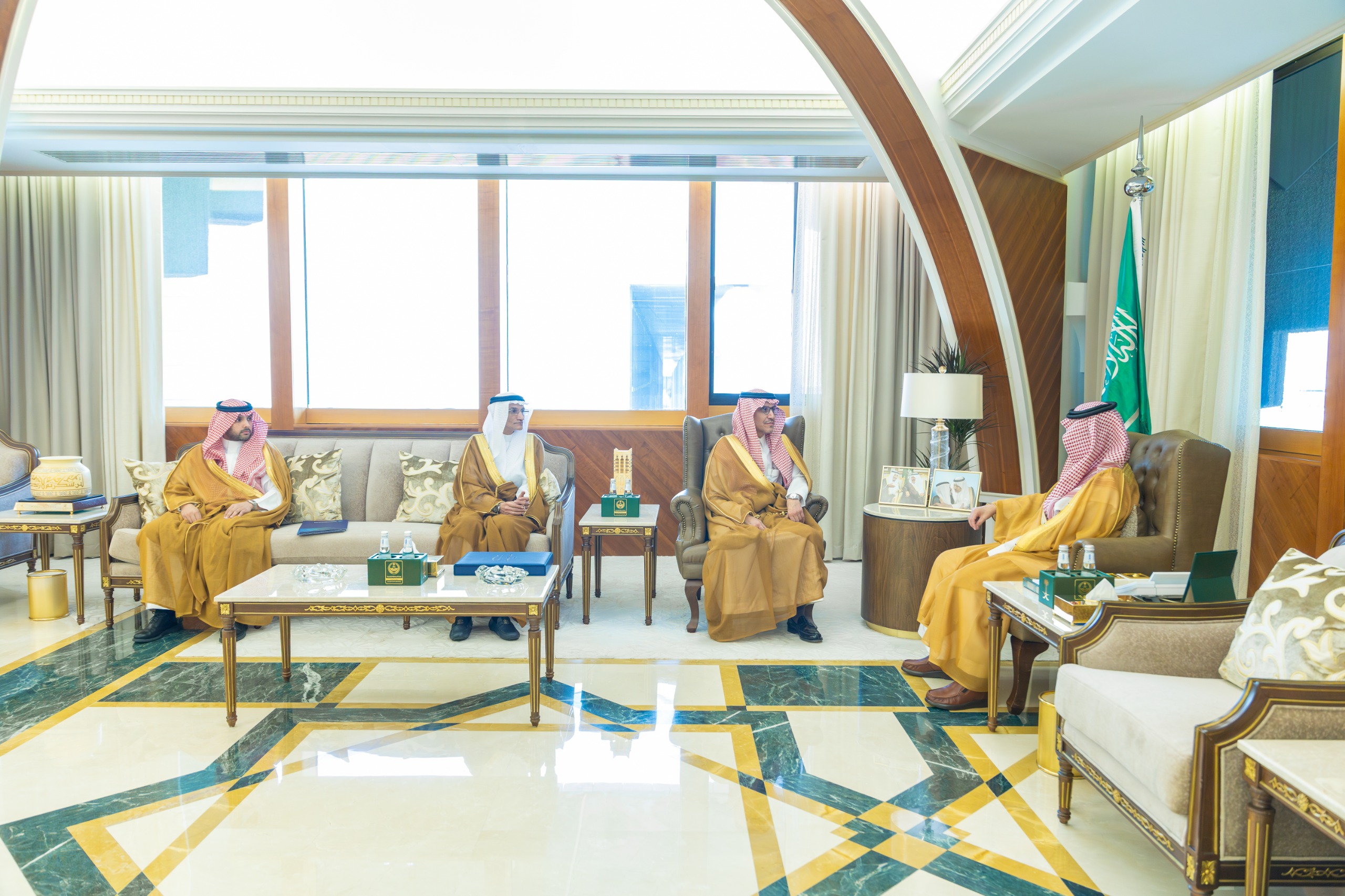 صاحب السمو الملكي الأمير سعود بن نايف بن عبدالعزيز أمير المنطقة الشرقية