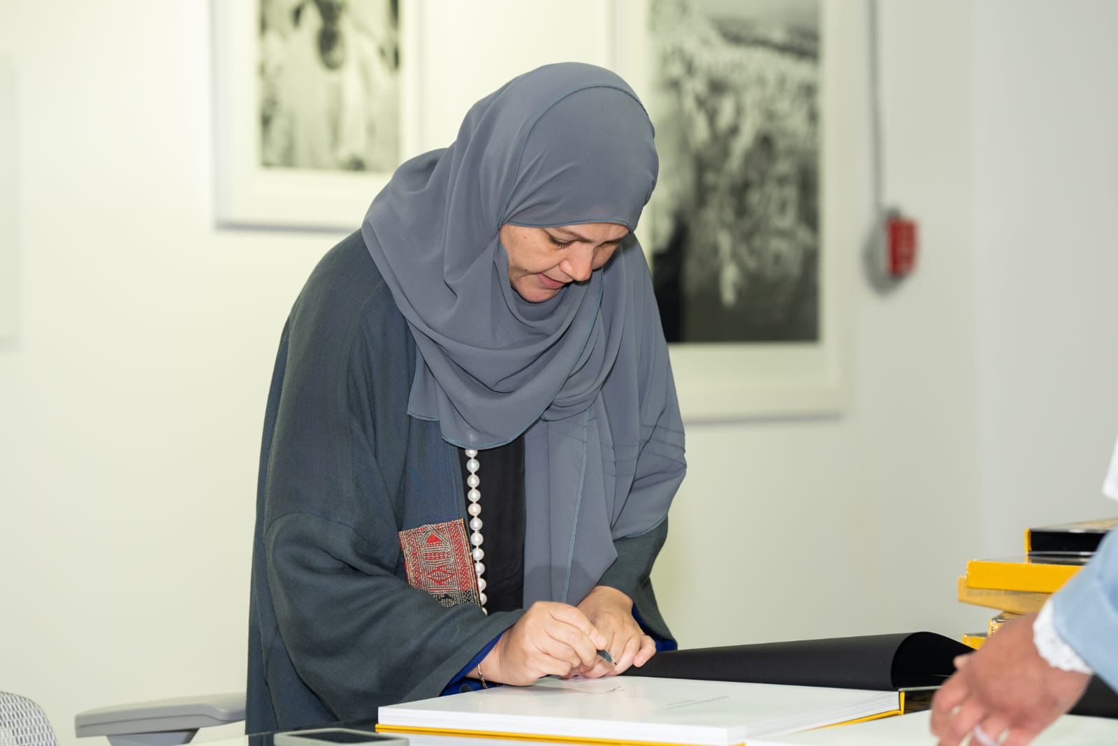 الأميرة ريم الفيصل تُدشّن معرضها الفوتوغرافي "أرض الحجيج والشعراء" - صحيفة درة الالكترونية