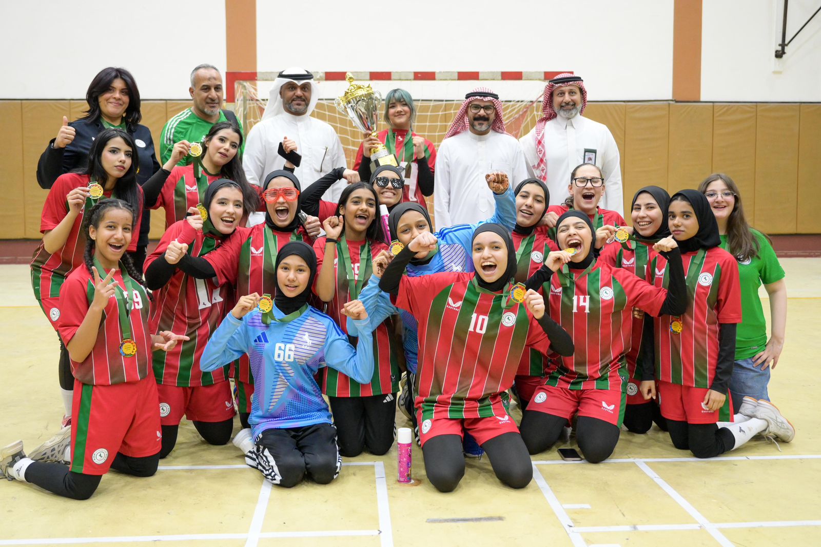 ناشئات الاتفاق بطلات المملكة لكرة اليد
