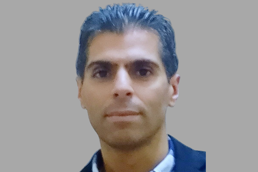 الكاتب والناقد الأستاذ مأمون عبد القادر
